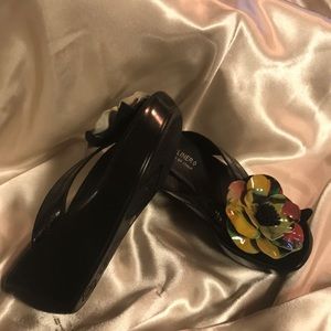 Shoe